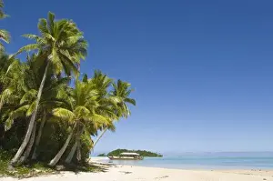 Cook Islands, Aitutaki. Polynesian canoe tour to One Foot island