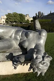 Formal Garden Prints: The copy of Aristide Maillols sculpture decorating the Jardin des Tuileris (Tuileries Garden)