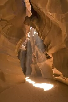 Images Dated 14th June 2006: The Corkscrew in Upper Antelope Canyon, Navajo Reservation, Arizona, US