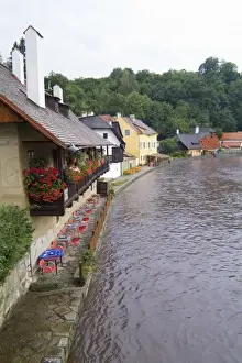 Images Dated 6th August 2014: Cottages on Vitava River in Cesky Krumlov Czech Republic