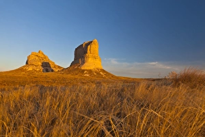 Images Dated 17th March 2012: Courthouse and Jalihouse Rock near Bridgeport, Nebraska, USA