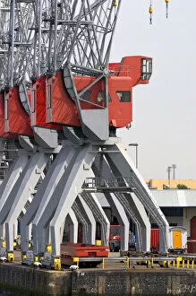Images Dated 6th August 2007: Cranes used for loading and unloading containers at the Port of Rotterdam, Netherlands