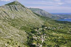 Images Dated 19th May 2007: Croatia-Bosnian Frontier at BRGAT. Mountain Frontier with Bosnia and BRGAT village