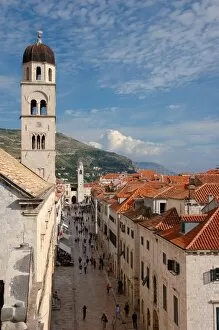 Croatia, Dubrovnik, view of Stradun from city wall