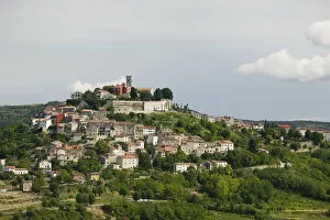 CROATIA, Istria, MOTOVUN. Hill Town View