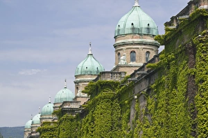 Images Dated 2nd May 2007: Croatia-Zagreb. Mirogoj Cemetery- Exterior Walls