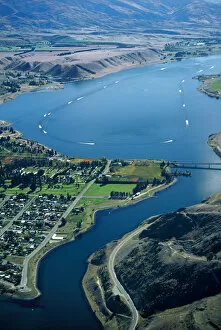 Cromwell & Lake Dunstan (during speed boat race), Central Otago - aerial