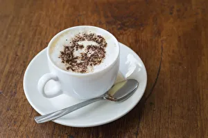 Coffee Prints: Cuba. Che Guevara is stenciled in cinnamon atop a cup of cappucino