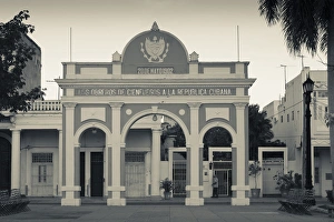 Images Dated 11th March 2012: Cuba, Cienfuegos Province, Cienfuegos, Parque Jose Marti, Arco de Triunfo arch, morning