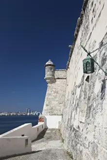 Images Dated 2nd March 2012: Cuba, Havana, Castillo de los Tres Santos Reys del Morro fortress