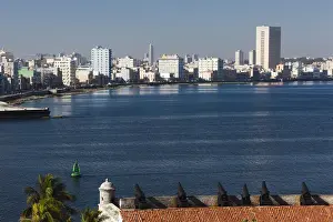Images Dated 2nd March 2012: Cuba, Havana, elevated view of the Malecon from the Castillo de los Tres Santos Reys
