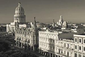 Images Dated 18th March 2012: Cuba, Havana, Havana Vieja, the Capitolio Nacional, dawn