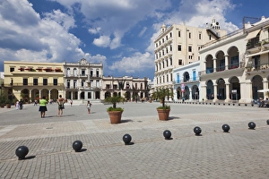 Images Dated 2nd March 2012: Cuba, Havana, Havana Vieja, Plaza Vieja