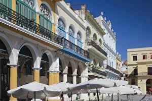 Images Dated 4th March 2012: Cuba, Havana, Havana Vieja, Plaza Vieja, renovated buildings