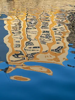 Images Dated 29th January 2022: Cuba, Havana, Havana Vieja, UNESCO World Heritage Site, reflection of building in harbor