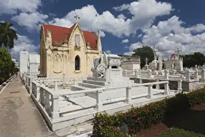 Images Dated 3rd March 2012: Cuba, Havana, Vedado, Necropolis Cristobal Colon cemetery