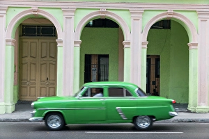 Blur Prints: Cuba, Havana. Vintage 1952 Ford Customline. (Editorial Use Only)