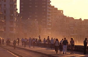 Pedestrian Prints: Cuba, La Habana, Malecon