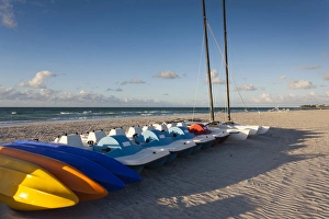 Images Dated 14th March 2012: Cuba, Matanzas Province, Varadero, Varadero Beach, sailboats