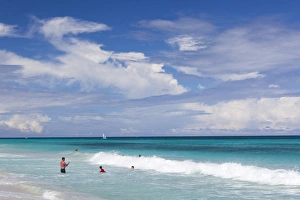 Images Dated 15th March 2012: Cuba, Matanzas Province, Varadero, Varadero Beach