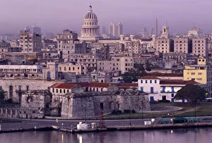 Images Dated 22nd March 2005: Cuba, old Havana, cityscape at dusk