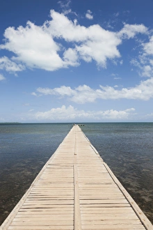 Images Dated 7th March 2012: Cuba, Pinar del Rio Province, Puerto Esperanza, town pier