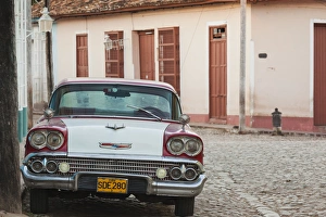 Images Dated 13th March 2012: Cuba, Sancti Spiritus Province, Trinidad, 1950s-era US-made Chevrolet car