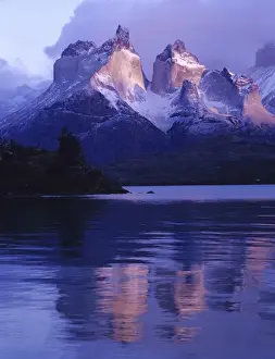 Images Dated 26th October 2009: Cuernos del Paine, Sunrise on Cuernos (Horns) del Paine Torres del Paine N