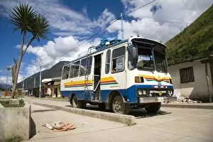 Images Dated 8th May 2007: Cuzco, Machu Picchu, Peru. An alternative route to Machu Piccu, the Salkantay trek