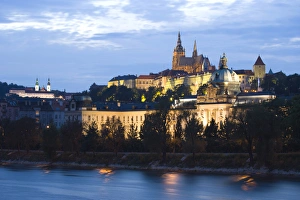 Images Dated 15th September 2005: CZECH REPUBLIC, Prague. Prague Castle at Dusk