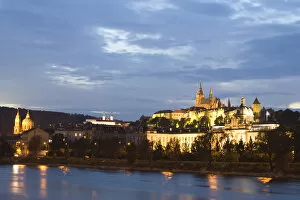 CZECH REPUBLIC, Prague. Prague Castle at Dusk