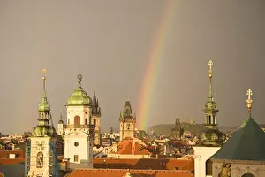 Images Dated 4th July 2007: CZECH REPUBLIC, Prague. View of Pragues Old Town from 14th Century Old Town Bridge Tower
