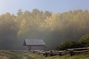 Images Dated 5th May 2011: Dan Lawson Place at sunrise, Cades Cove, Great Smoky Mountains National Park, Tennessee