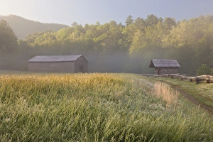 Images Dated 5th May 2011: Dan Lawson Place at sunrise, Cades Cove, Great Smoky Mountains National Park, Tennessee