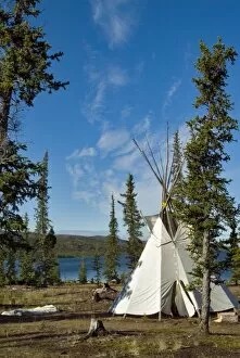 Images Dated 11th August 2005: Dene Tribe gathering, Northwest Territories, Canada