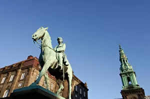 Images Dated 9th March 2007: Denmark, Copenhagen, Christiansborg. and King Frederik VII equestrian statue