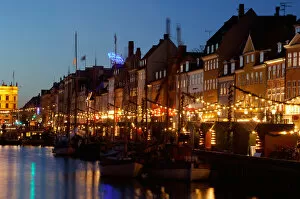 Images Dated 9th March 2007: Denmark, Copenhagen, Nyhavn at Christmas