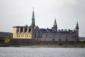 Images Dated 19th October 2008: Denmark, Sjaelland, Helsingor. Kronoborg castle at the entry to the port (harbor)