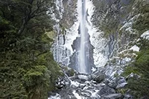 Images Dated 11th July 2007: Devils Punchbowl Falls, Frozen in Winter, Arthurs Pass, Canterbury, South Island