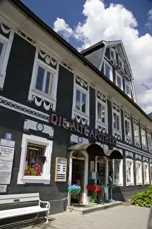 Images Dated 13th June 2006: Die Alte Apotheke, a German drug store in the alpine village of Garmisch, Germany