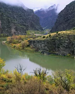 DINOSAUR NATIONAL MONUMENT, COLORADO. USA. Green River at Gates of Lodore in autumn