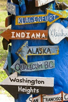Images Dated 7th January 2008: Direction Sign