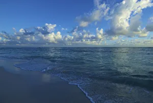 Images Dated 19th November 2008: Dominican Republic, La Altagracia, Punta Cana, Bavaro Beach, sunrise