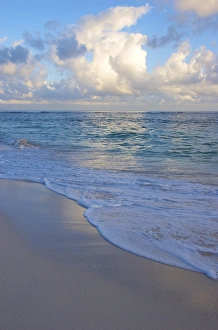 Images Dated 19th November 2008: Dominican Republic, La Altagracia, Punta Cana, Bavaro Beach, sunrise