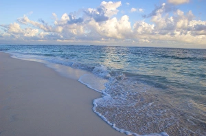 Images Dated 19th November 2008: Dominican Republic, La Altagracia, Punta Cana, Bavaro Beach, sunrise