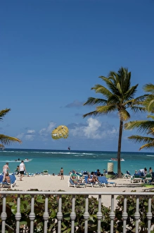 Images Dated 7th March 2011: Dominican Republic, Punta Cana, Higuey, Bavaro, Bavaro Beach, Riu Palace, parasailing