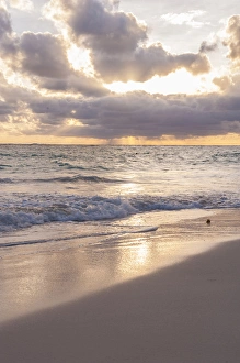 Images Dated 9th March 2011: Dominican Republic, Punta Cana, Higuey, Bavaro, Bavaro Beach, sunrise
