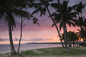 Images Dated 21st December 2009: Dominican Republic, Samana Peninsula, Las Terrenas, Playa Las Terrenas beach, dawn