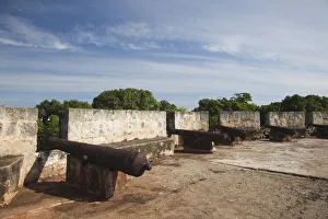 Images Dated 21st December 2009: Dominican Republic, Santo Domingo, Zona Colonial, Fortaleza Ozama, oldest colonial