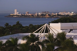 Images Dated 22nd December 2009: Dominican Republic, Santo Domingo, high angle view of the waterfront along Avenida